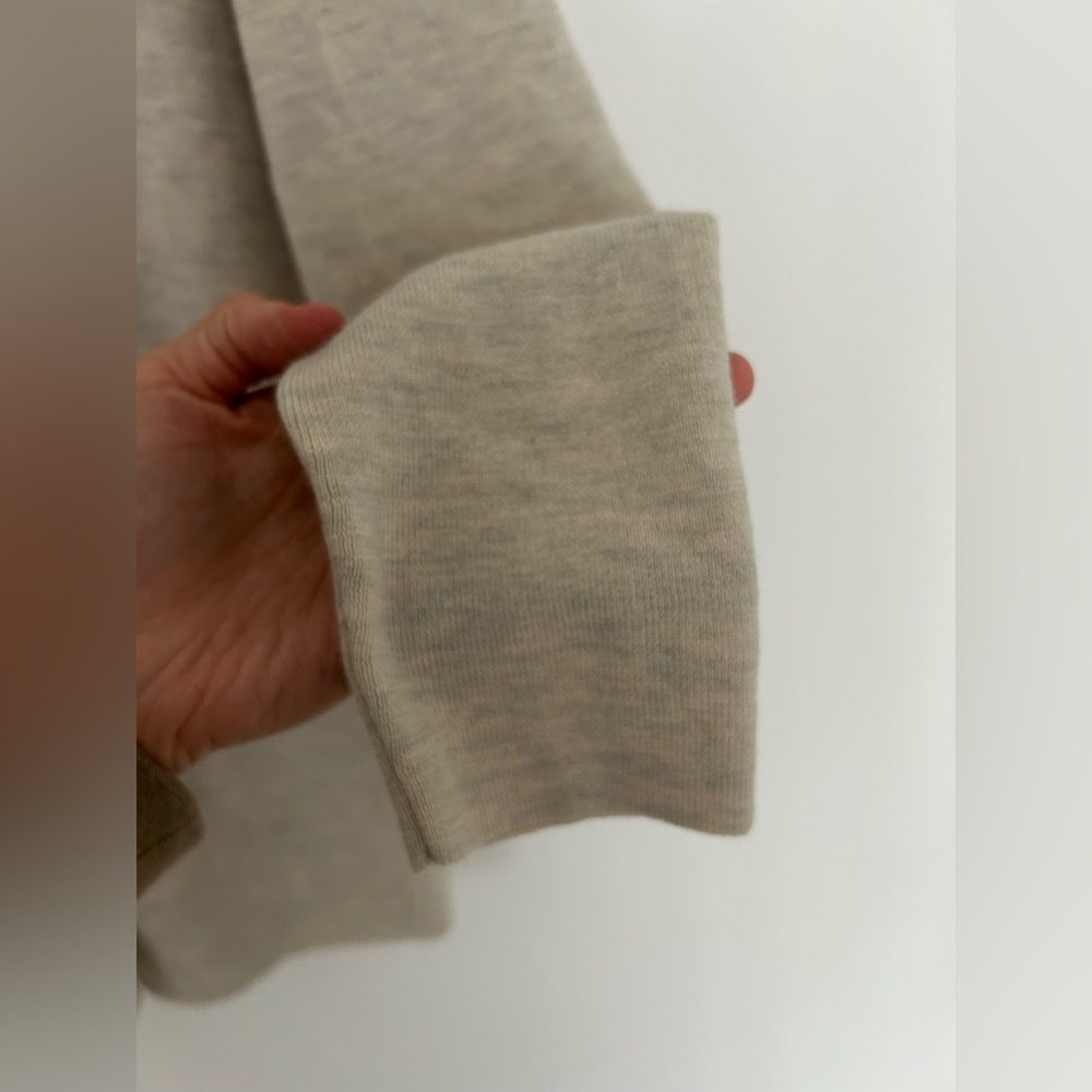 100% merino wool minimalist cardigan sweater - Picture 4 of 7